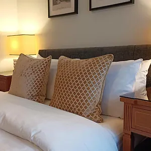 stansted-lodge.cambridgehotelsuk.com/